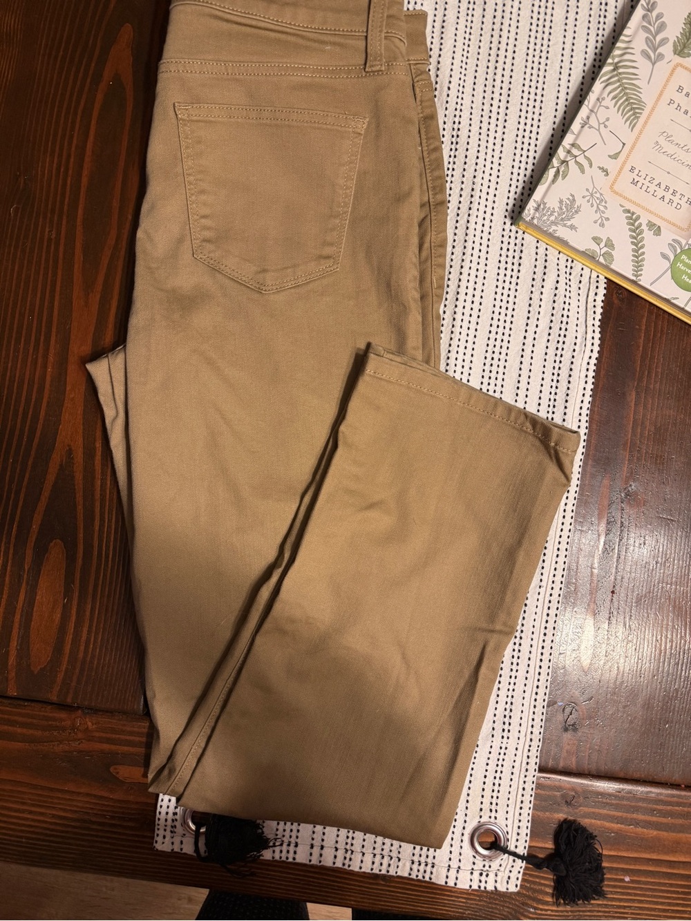 Woman’s St. John’s Bay Khaki Straight-Leg Pants